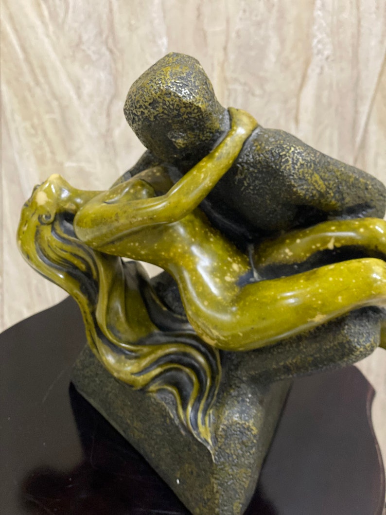 The Kiss Resin Sculpture Man With Girl Statue Stone Ironed Glass