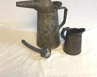 Vintage 1 Pint Can/Flex Spout/2 Quart Dover(raised print)