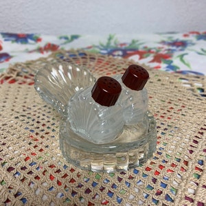 Vintage Salt & Pepper Shaker