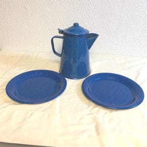 Assiettes/pots émaillés vintage