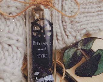 Rhysand and Feyre. ACOTAR Inspired Dream in a Bottle. Handmade. Collectible. Message in a bottle.