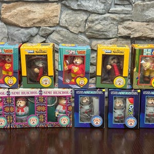 Dr Simi Farmacias Similares Keychains Chespirito, HUICHOL, RBD  Mini Plastic Toy Figures