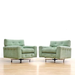 Mid Century Pair of Swivel Chairs in the Style of Milo Baughman Post Modern Lounge Chairs
