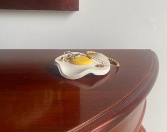Egg Dish trinket and jewelry holder catchall