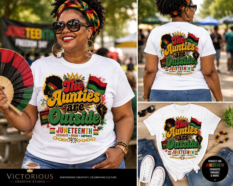 Op de afbeelding: Wit T-shirt met een kleurrijke afbeelding met de tekst "The Aunties are Outside" met een Juneteenth-thema. Het ontwerp bevat een zwarte vuist, vlaggen en het jaar 1865. Het shirt wordt gedragen door een persoon met een zonnebril en een hoofdband.