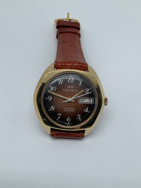 Vintage Bulova Caravelle Mens Manual Wind Wristwat