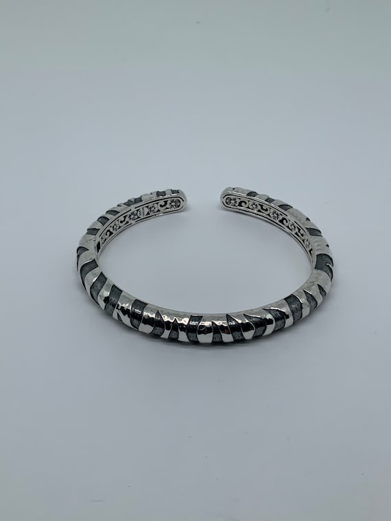 JAI Sterling Silver Tiger Stripes Hinged Cuff Brac