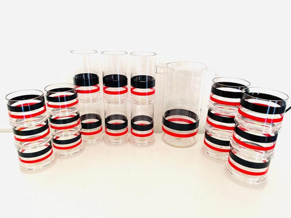 Paolo Tilche per Guzzini serie Pagoda 1970 serie completa 18 bicchieri + caraffa Made in Italy Vintage kitchen utopie du tout plastique