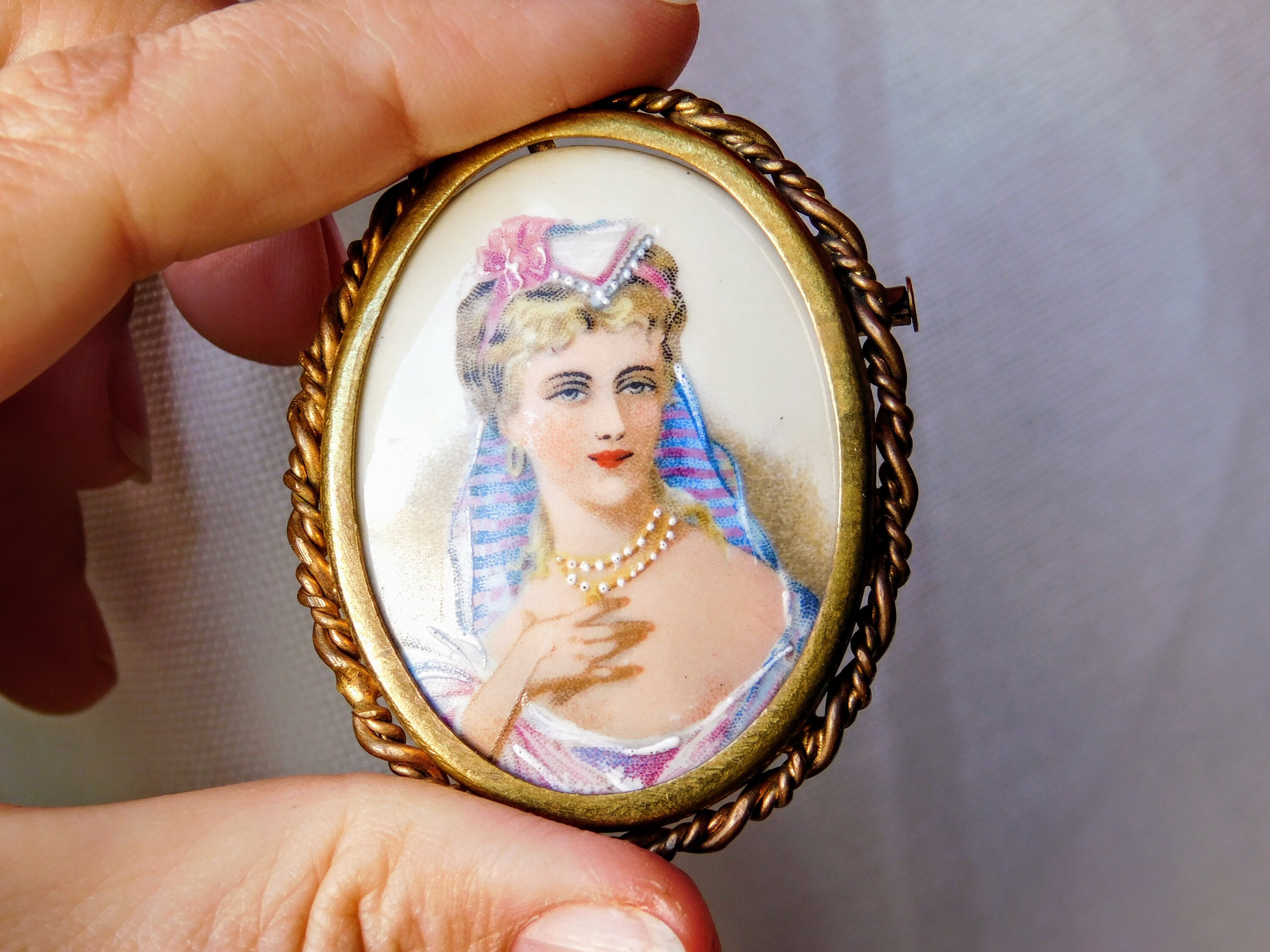 Broche Camée Vintage En Porcelaine De Limoges - Portrait Bleu Et Blanc, Ancienne, Magnifique