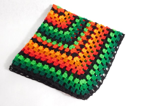 Cora Pillow & History of the Granny Square - Sunflower Cottage Crochet