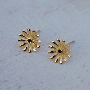 14k Gold plated with Sterling silver daisy stud earrings/daisy flower earrings/flower stud earrings/gift for her