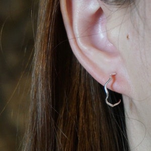 Sterling silver Wave Hoop Earrings/Silver Twisted Huggie Hoops/gold Wiggle Hoops/silver dainty wavy huggie hoop earrings/minimalist earring
