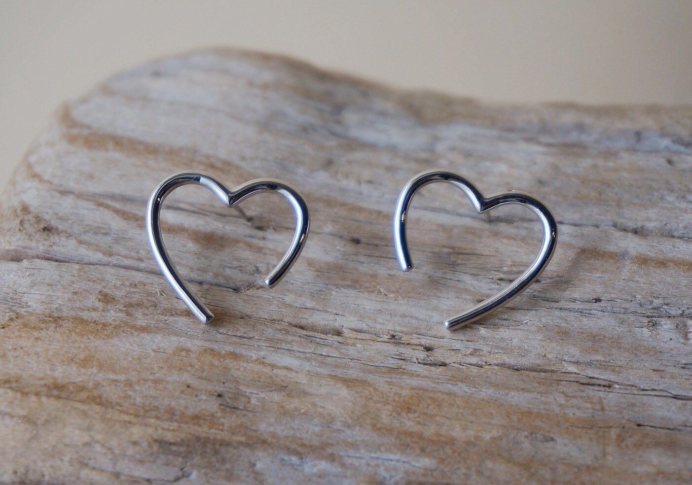 ピアス Sterling Silver925 Thick Unique Heart Stud Earring For Women Buy Beautiful Silver Heart Earrings for All Beautiful Women