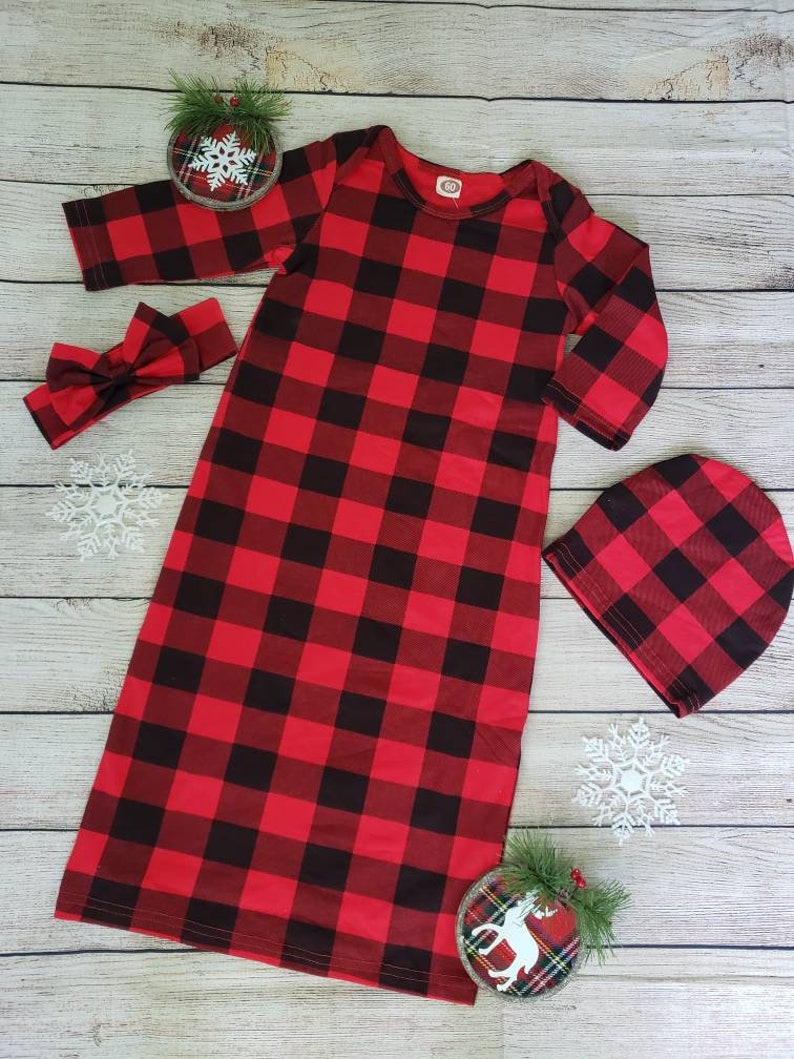 Sweet plaid unisex infant sleeper Perfect fallwinter color.