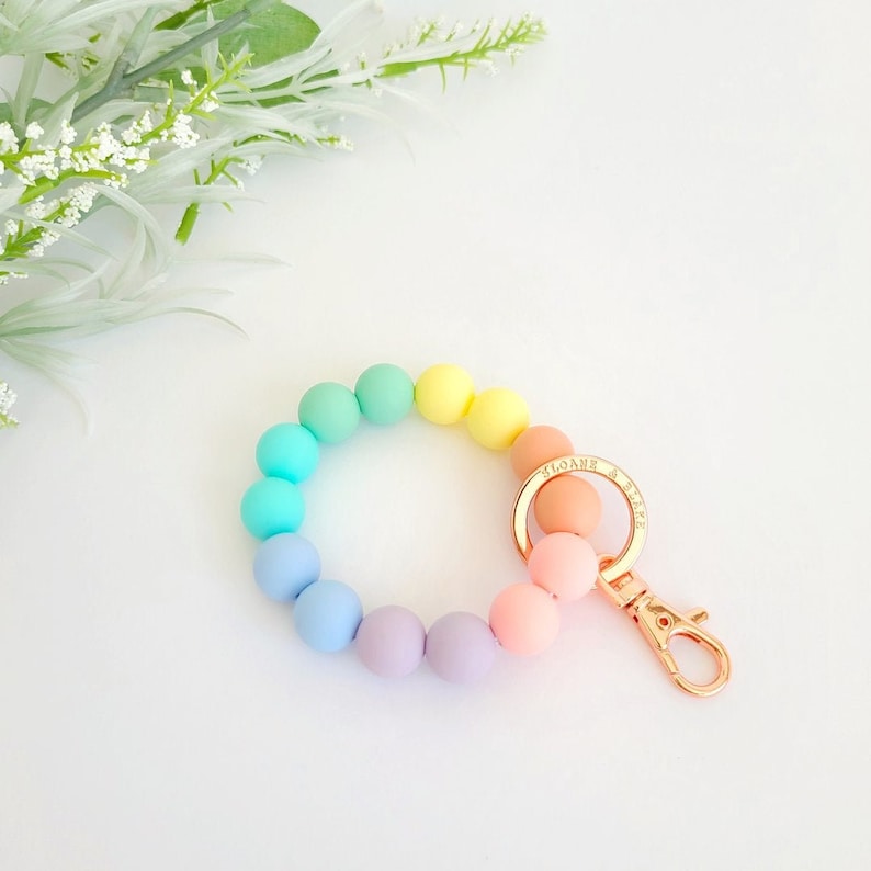 WANDERLUST Bracelet Key Ring with rainbow silicone beads and rose gold metal clip for mom, sister, friend, bridesmaids gifts, Mother's day image 1