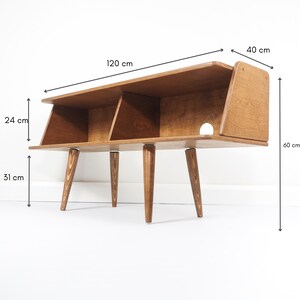 Peut inclure: Ensemble de trois tasses en c&eacute;ramique avec une finition mate et mouchet&eacute;e. Les tasses sont dans des tons cr&egrave;me, gris clair et gris fonc&eacute;. Chaque tasse a un design simple et minimaliste, pour le caf&eacute; ou le th&eacute;.