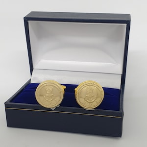 Historical luxury cufflinks military remembrance, Current Queen Elizabeth II, Royal Navy Royal Fleet Auxiliary Officer&#39;s buttons