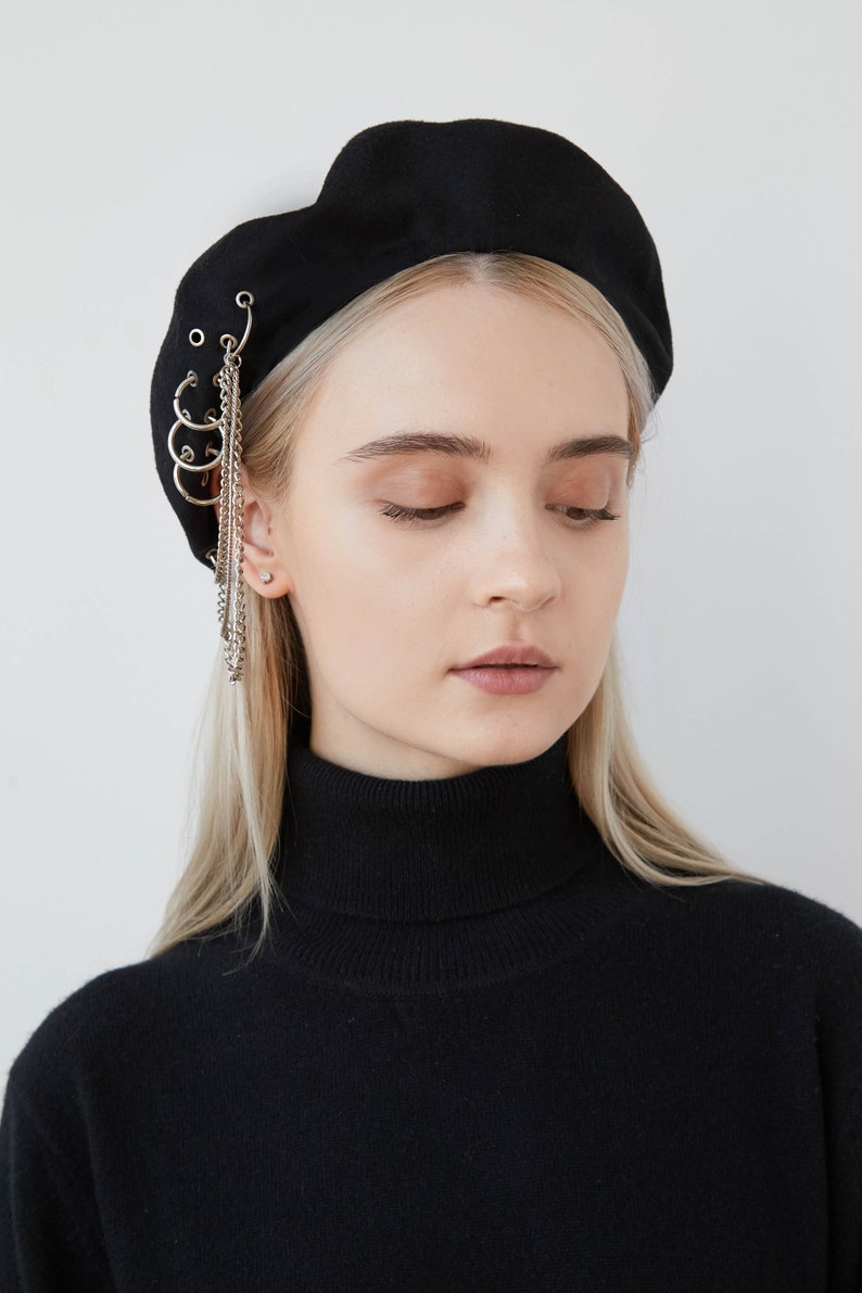 90s outfits with hats