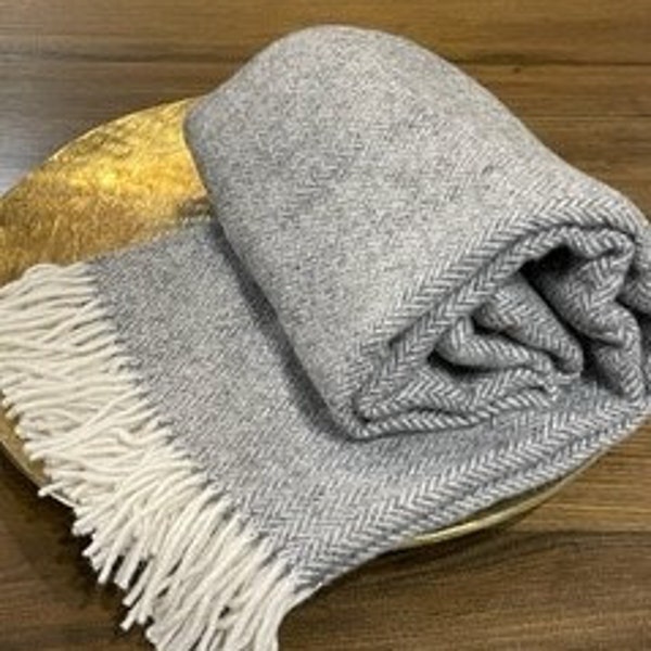 Couverture en laine de mouton grise naturelle pure en tissage à chevrons 100% laine naturelle jeté grand couvre-lit en laine jeté de canapé 55x79 dans une couverture en laine écologique
