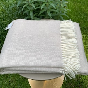 Cozy Sand Color Reversible Wool Throw Plaid - 100% New Zealand Wool Blanket, Large Warm Sofa Blanket 140x200cm/55x79 In & Decke, Couverture