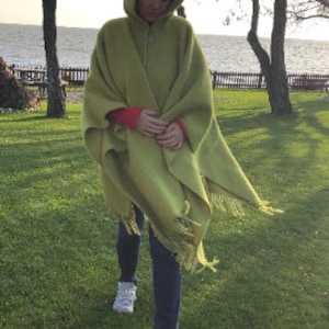 Wool cape with a hood, Wool Wrap, Wool Poncho 100%, Natural Wool, Fleece Wrap with a hood, Size 51 x 75 In, Eco wool