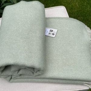 High quality mint green color organic sheep wool blanket 100% natural wool throw large sofa blanket eco wool throw 55x79&quot;/ 140x200 cm