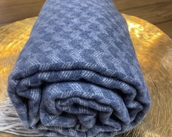 Extra Qualität dunkelblaue Merino Wolldecke mit Kaschmir 140 x 200 cm / 55 x 79 in Bio weiche Wolle Überwurf Lammwolle Sofadecke Öko Wolle