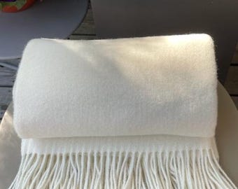 Manta de lana de oveja orgánica premium color blanco crema - 100 % lana natural - Manta de sofá grande - Sostenible - 140 x 200 cm