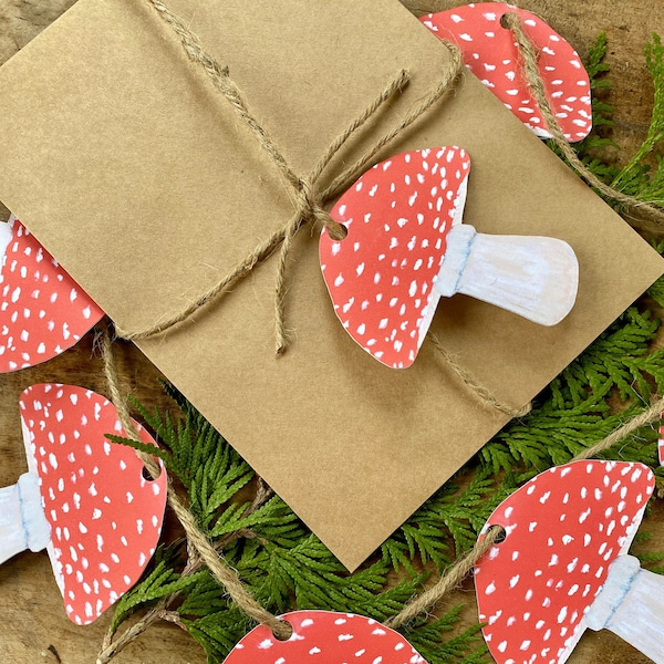 Mushroom Gift Tags with Twine, Set of Red Mushroom Christmas Gift Tags Garland