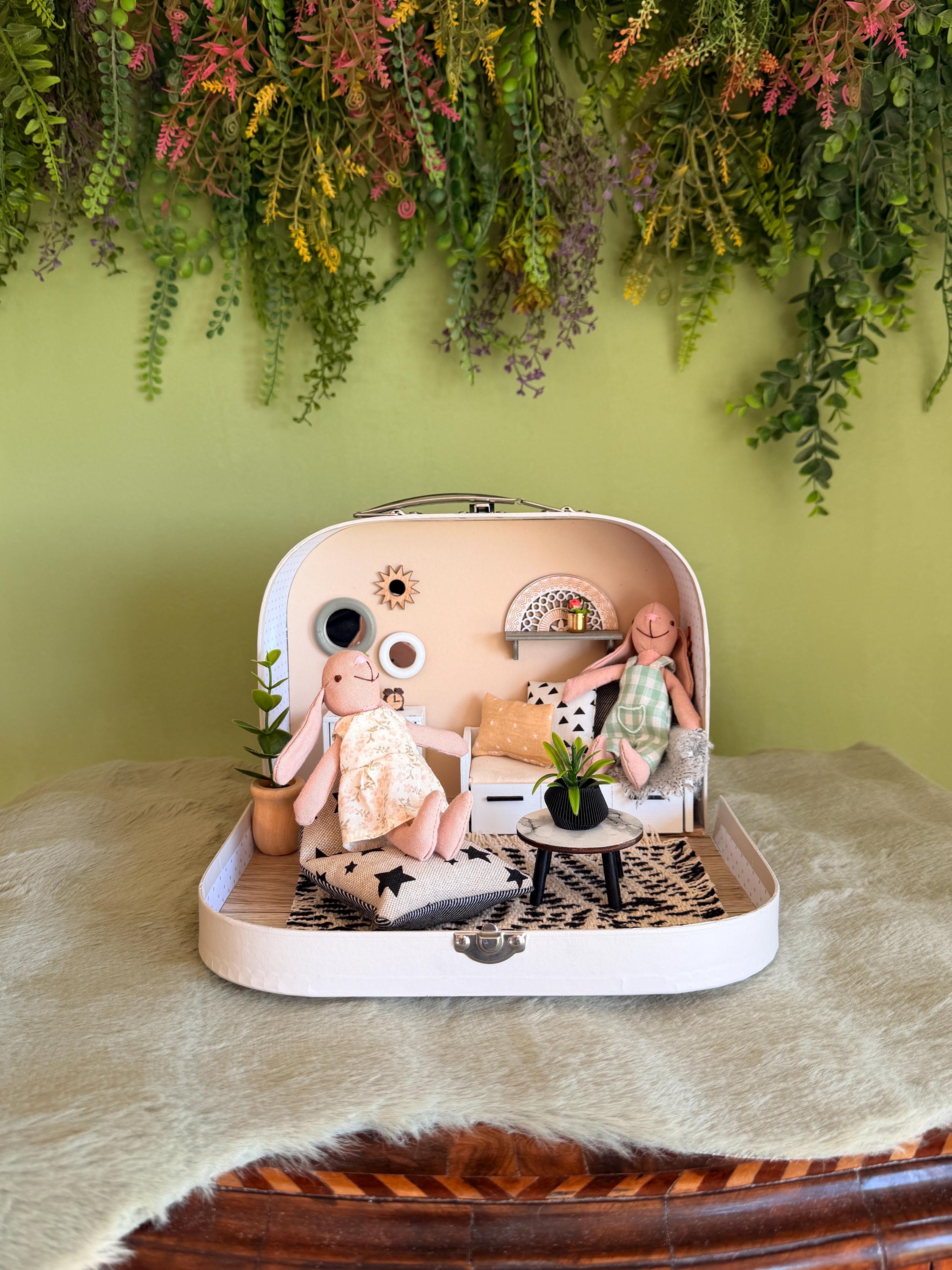 Lot de 9 accessoires de décoration pour maison de poupée miniature à l'échelle 1:12, panier à miel, panier de pique-nique, fleurs, décoration de jardin, mini accessoires de présentation (tissu de