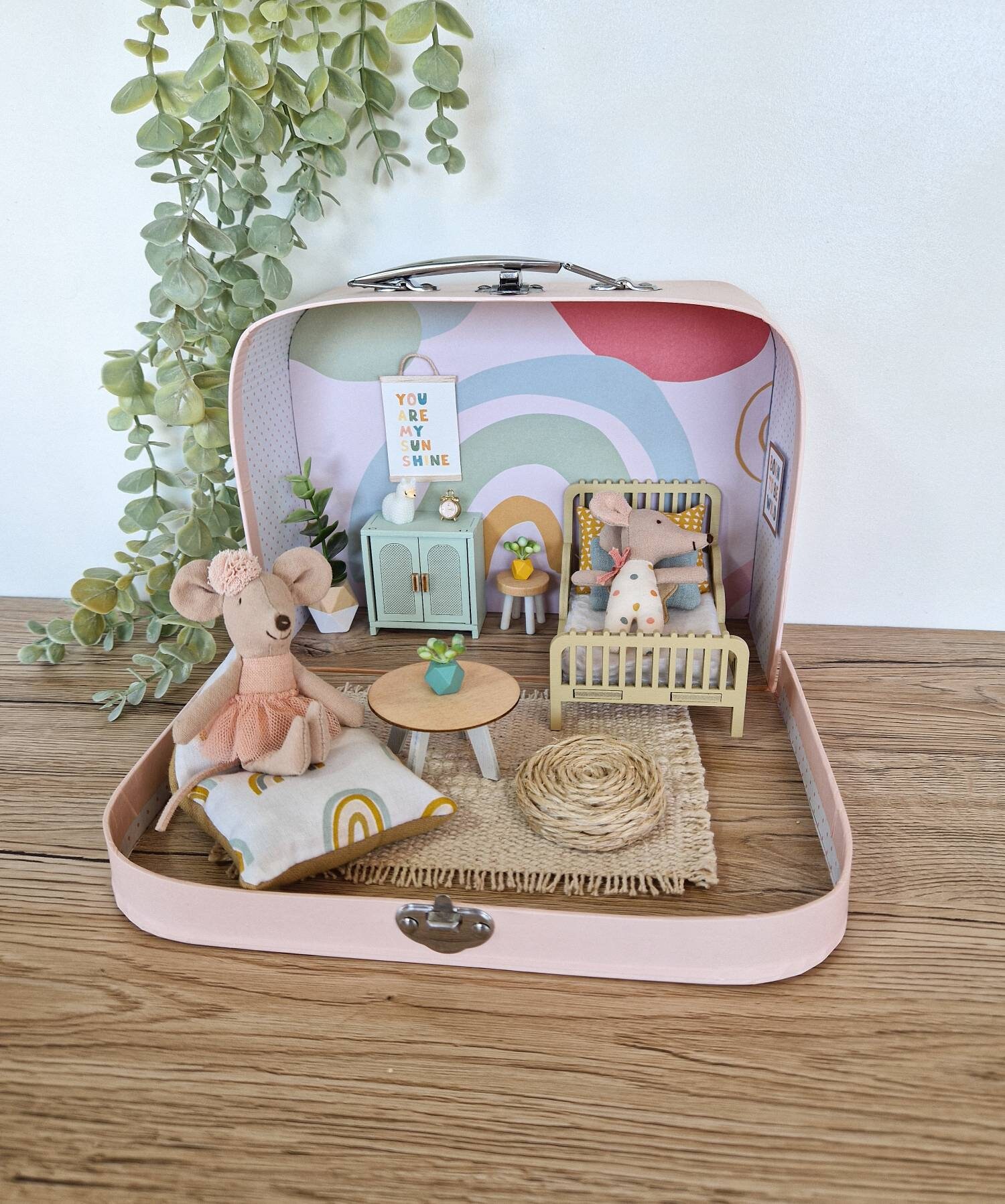 HOLIDYOYO Dollhouse Miniature Luggage Box Trunk Case Bag Doll Furniture  Accessories 1:12 Mini Suitca…See more HOLIDYOYO Dollhouse Miniature Luggage