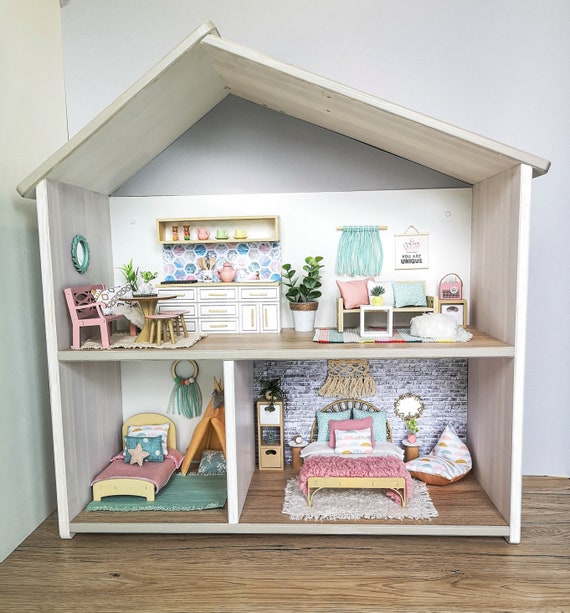 Puppenhaus Regal mit Miniatur Spielzeug für Kinderzimmer Puppenstubenmöbel 1:12 