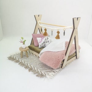 Miniatuur poppenhuis: meubels op schaal 1:12 / kinderkamer / bed / blush / mailegmuis / houten meubilair