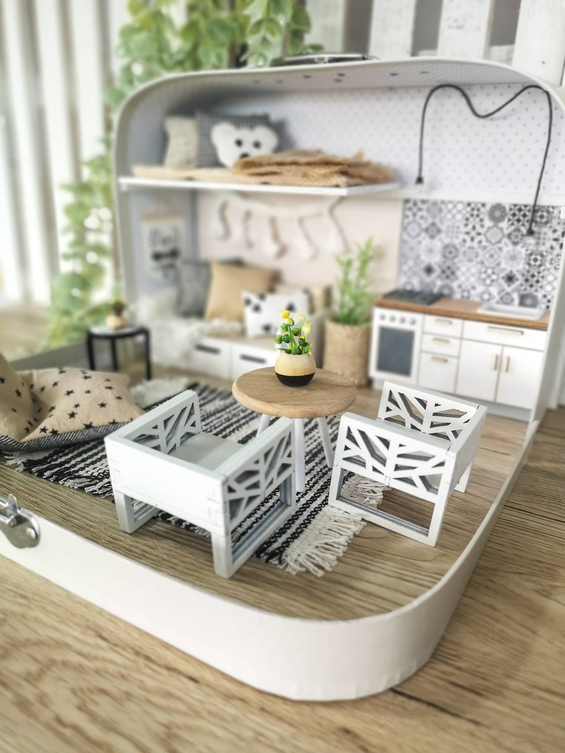 Mini Bureau Et Chaise Pour Maison De Poupée – échelle 1/12 – En Plastique, Détail Soigné, Parfait Pour Décorer Une Pièce Miniature