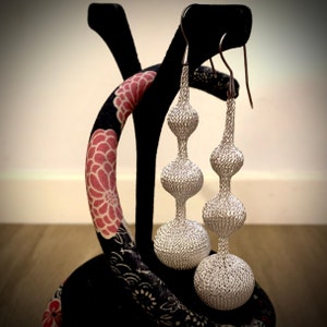 Pendientes de burbuja decreciente de plata 925 hechos a mano