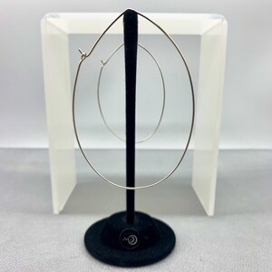 Oval hoop earrings with a touch of drop in 925 silver