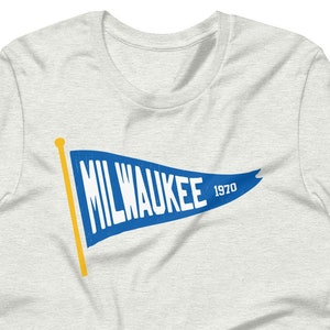 Milwaukee Baseball Tshirt, Milwaukee Pennant Shirt, Vintage Milwaukee Shirt, Retro Baseball Tshirt