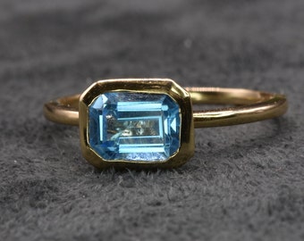 BLUE TOPAZ GOLD Ring, Bezel ring, Christmas gift, Bezel set ring, November birthstone, Anniversary gift, Gold Blue topaz ring, Birthday gift