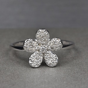Diamond Flower Cluster Ring in 14kt Gold | Diamond Stackable Ring | Floral Diamond ring | Anniversary Gift | Dainty ring | Flower ring