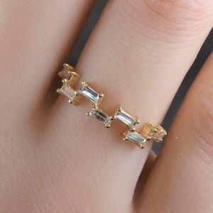 Baguette Diamond ring in 14kt Gold | Minimalist ring | Bridesmaid gift | Baguette Ring | Genuine Diamonds | 14kt gold | Diamond band
