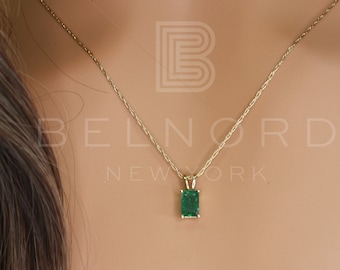 COLGANTE ESMERALDA NATURAL en oro de 14k, regalo de aniversario, regalo de joyería, piedra de nacimiento, joyería hecha a mano, esmeralda colombiana, regalo de joyería