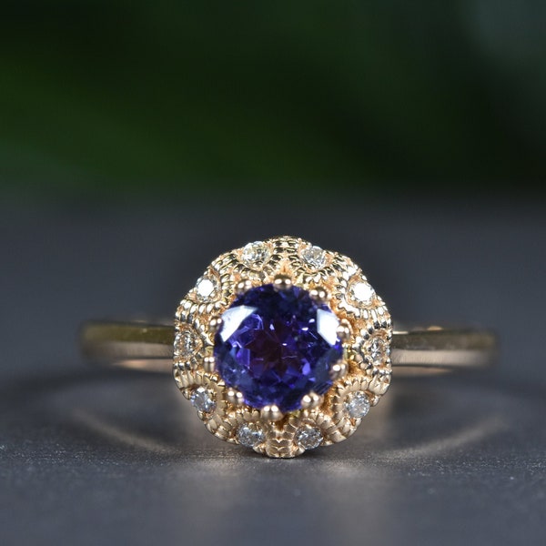 Round Tanzanite and Diamond Ring in 14k Gold | Solid 14k Gold | Fine Jewelry | Tanzanite ring | Gold ring | Natural Tanzanite