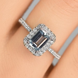 Anello color acquamarina e diamanti taglio smeraldo in oro 14 carati / regalo per lei / gioielli / spedizione gratuita / pietra di nascita marzo / acquamarina naturale