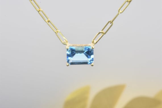 TayolnFaSo Goldene Büroklammer-Halskette Mit Smaragdschliff Geburtsstein – Stilvolles Geschenk Für Frauen
