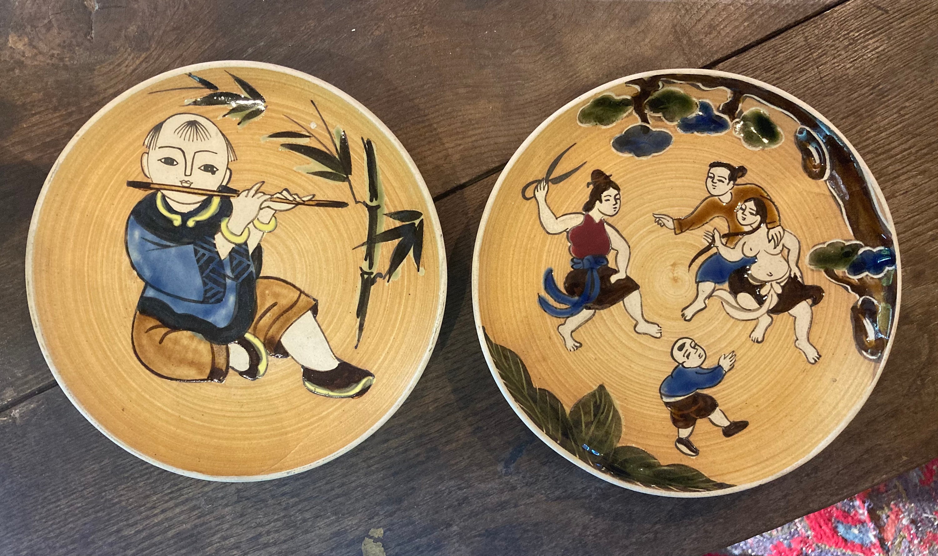Old Vietnamese tourist plates. Ancienne assiette Hanoi.
