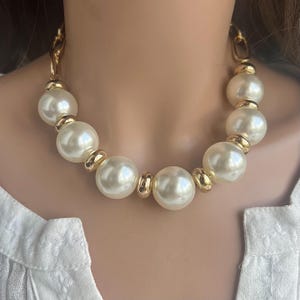 Chunky pearl necklace beaded necklace chocker necklace gold necklace boho statement necklace gift for mom grandma chain necklace chunky