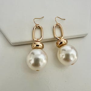 Pendientes de perlas colgantes, pendientes de perlas llamativos, pendientes de perlas colgantes, pendientes llamativos, pendientes dorados, joyas para toda la temporada, joyas nupciales