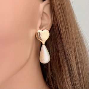 Heart earrings gold heart earrings pearl drop earrings fashion earrings Bridal pearl earrings white pearl earrings contemporary earrings