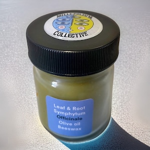 Simple Comfrey Salve