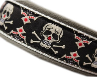Coleira de cachorro caveiras couro tribal, fivela de metal forte ajustável, com personalização disponível